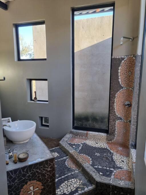 Hackberry House Black Thorn Cottage, Off Grid Khemsbok Экстерьер фото